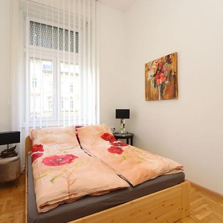 Ziti Citi Budapest Apartment Bagian luar foto